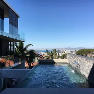 bayview-guest-house.hotels-capetown.com/