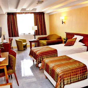 Hotel Actor ****