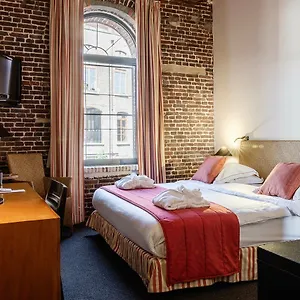 Hotel River ****